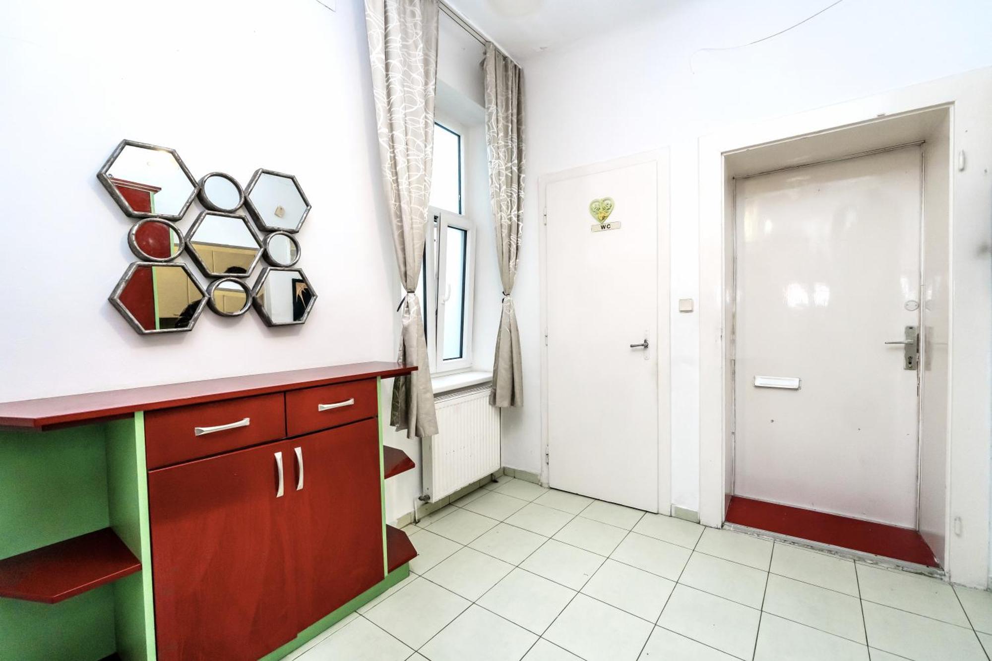Family - 7 Minutes To Schoenbrunn Palace Homestay *