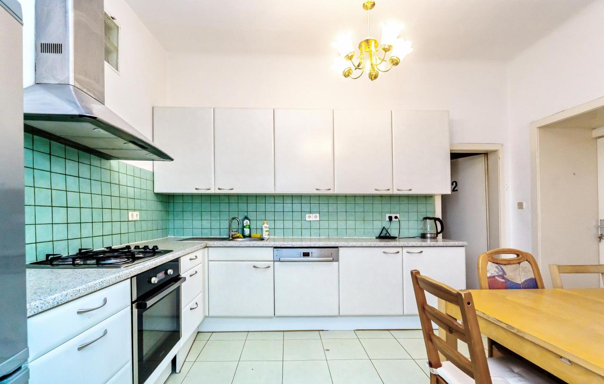 Family - 7 Minutes To Schoenbrunn Palace Homestay *